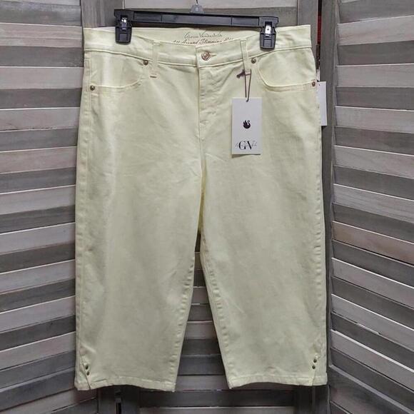 Stylish Yellow Capris | Gloria Vanderbilt | 8 - Picture 1 of 13